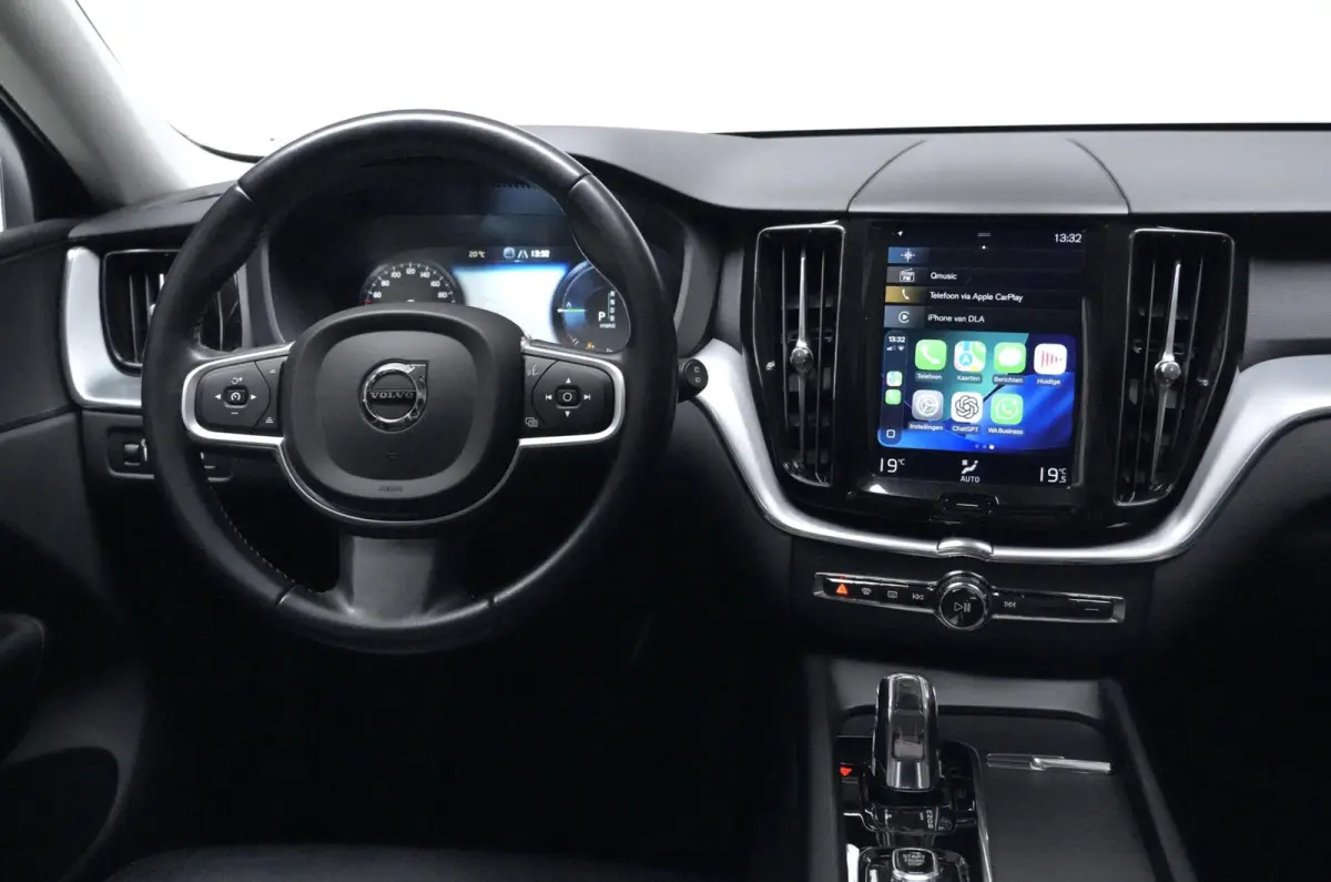 2.0 T8 Twin Engine AWD Momentum 391 PK | Pano-dak | CarPlay | 360 Camera | Led | Pdc | Trekhaak | Luchtvering | Keyless |