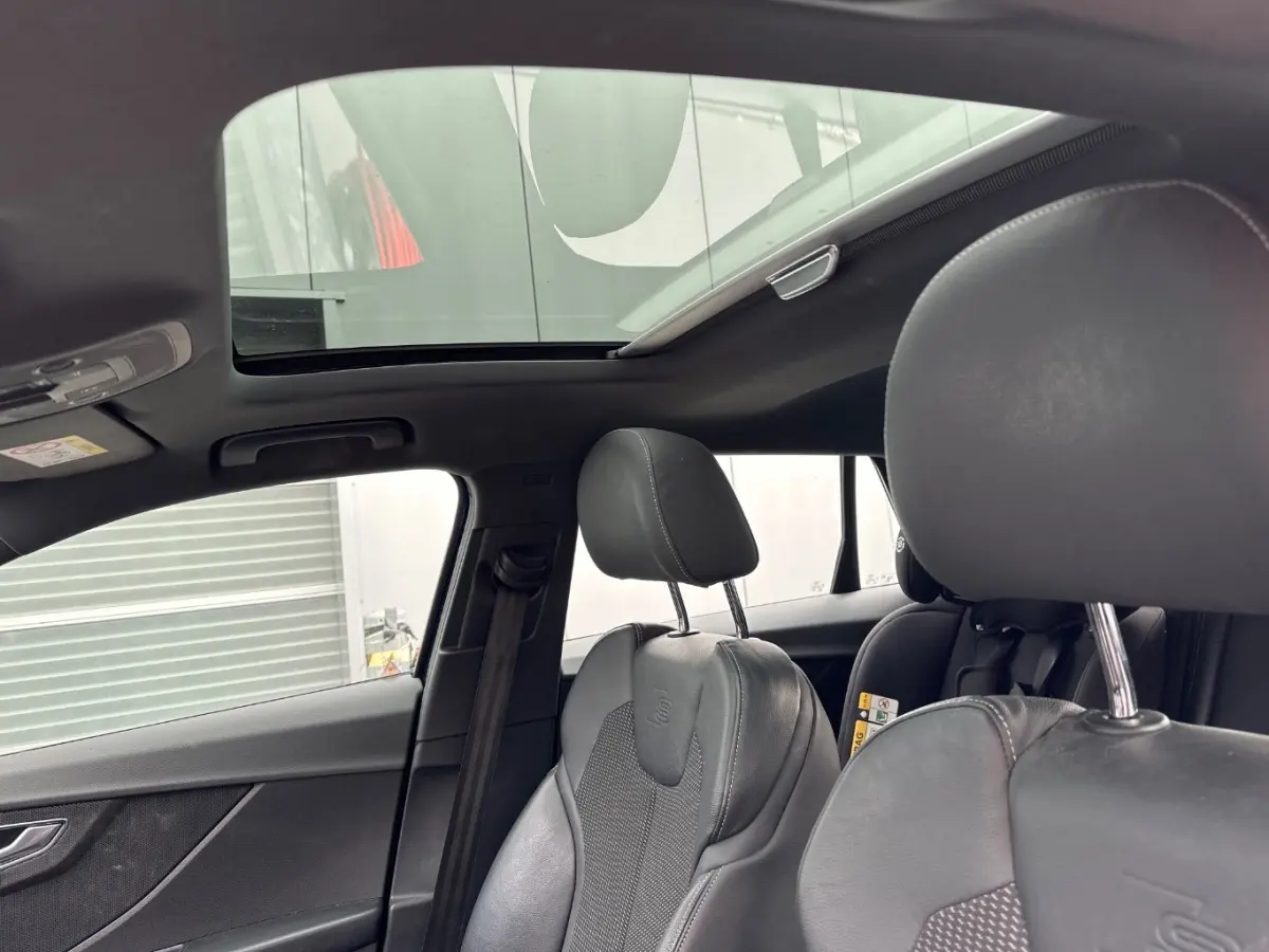 35 TFSI S Edition l Panoramadak l S-Line in en Ext. l Navigatie l Leder/alcantara int. l 18" l Parkeersensoren l