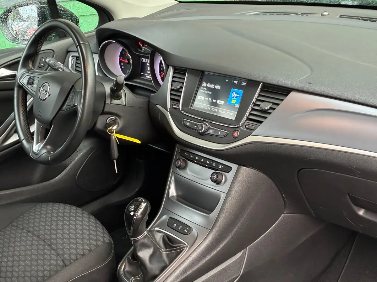 1.0 Online Edition|2e Eigenaar|Airco|CarPlay|CruiseControl|PDC|Elektr.ramen|Nieuwe APK|NAP|