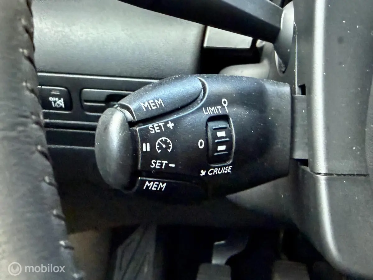 110pk C-Series I CarPlay | Clima I