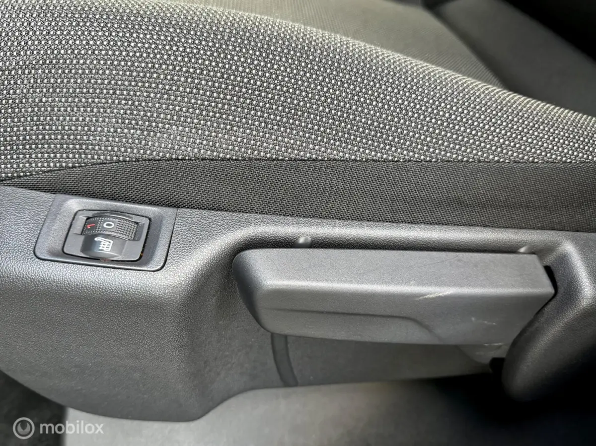 110pk C-Series I CarPlay | Clima I