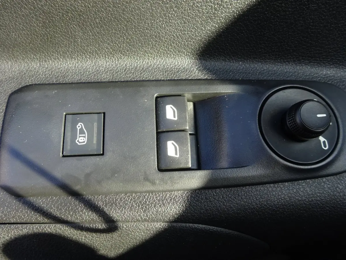1.2 PureTech Pro BENZINE AIRCO NAVI CRUISE CONTROL PDC SCHUIFDEUR