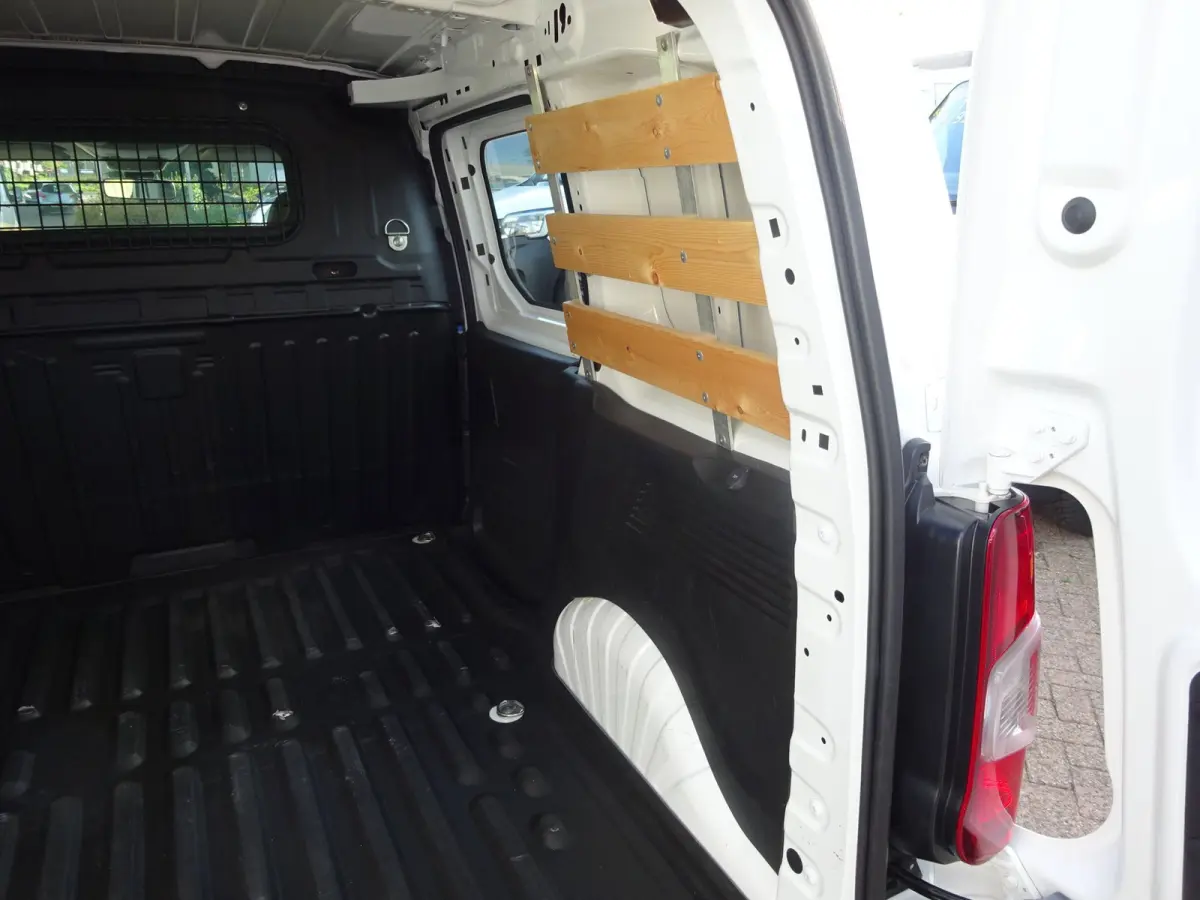 1.2 PureTech Pro BENZINE AIRCO NAVI CRUISE CONTROL PDC SCHUIFDEUR