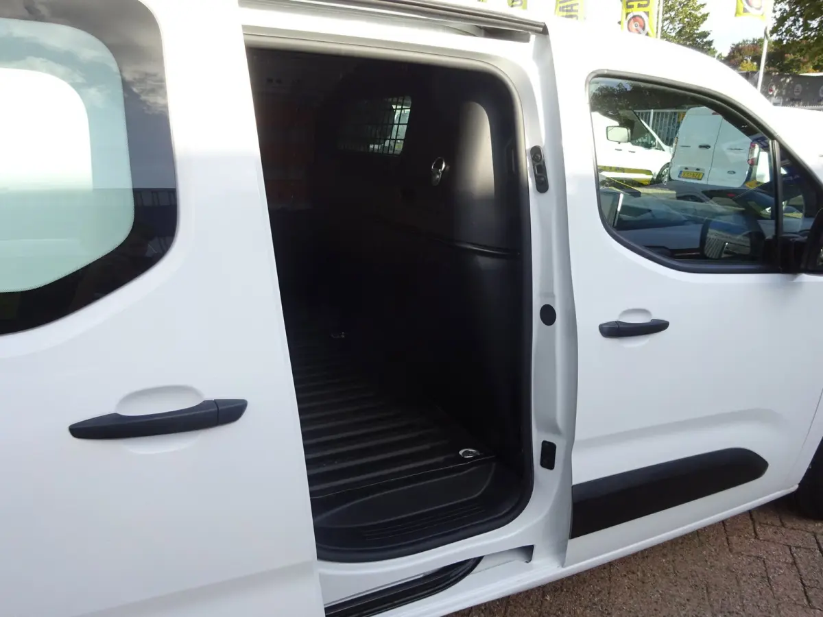 1.2 PureTech Pro BENZINE AIRCO NAVI CRUISE CONTROL PDC SCHUIFDEUR