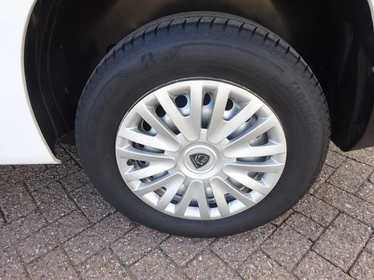 1.2 PureTech Pro BENZINE AIRCO NAVI CRUISE CONTROL PDC SCHUIFDEUR