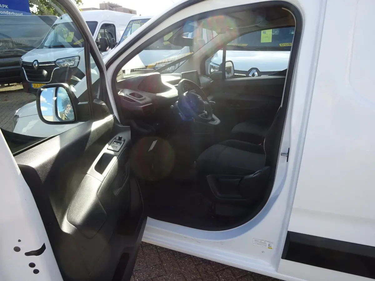 1.2 PureTech Pro BENZINE AIRCO NAVI CRUISE CONTROL PDC SCHUIFDEUR