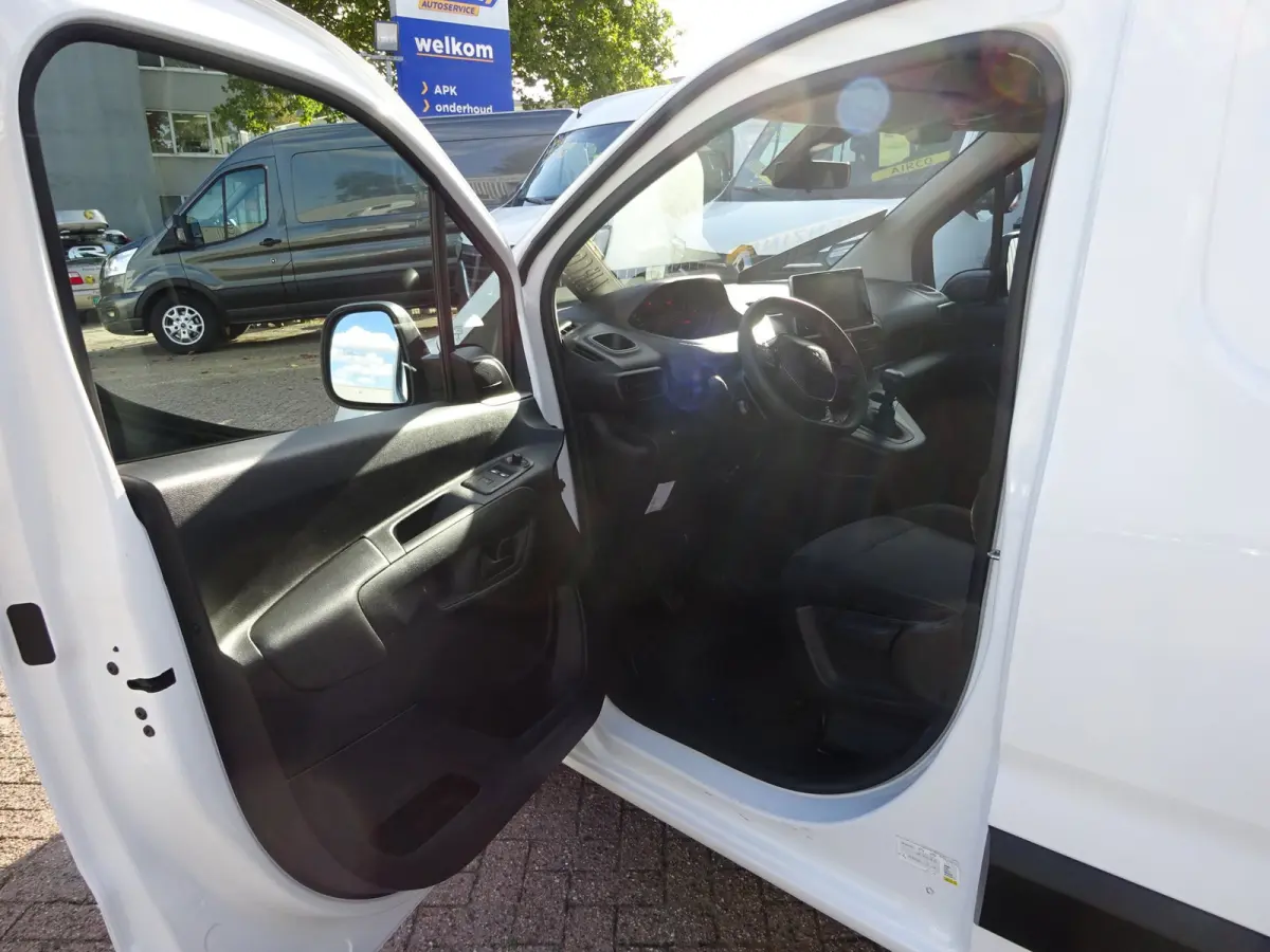 1.2 PureTech Pro BENZINE AIRCO NAVI CRUISE CONTROL PDC SCHUIFDEUR