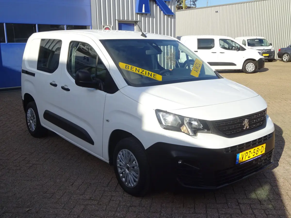 1.2 PureTech Pro BENZINE AIRCO NAVI CRUISE CONTROL PDC SCHUIFDEUR