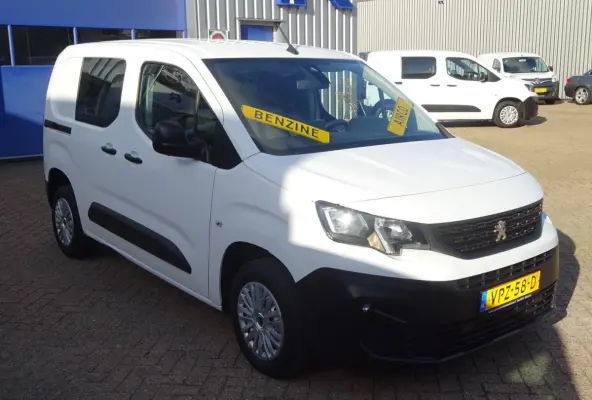 1.2 PureTech Pro BENZINE AIRCO NAVI CRUISE CONTROL PDC SCHUIFDEUR