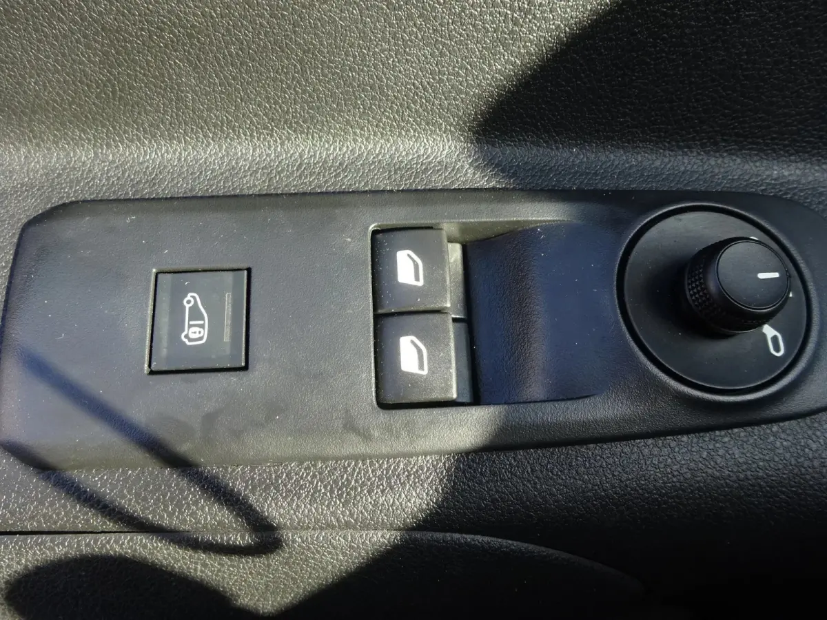 1.2 PureTech Pro BENZINE AIRCO NAVI CRUISE CONTROL PDC SCHUIFDEUR