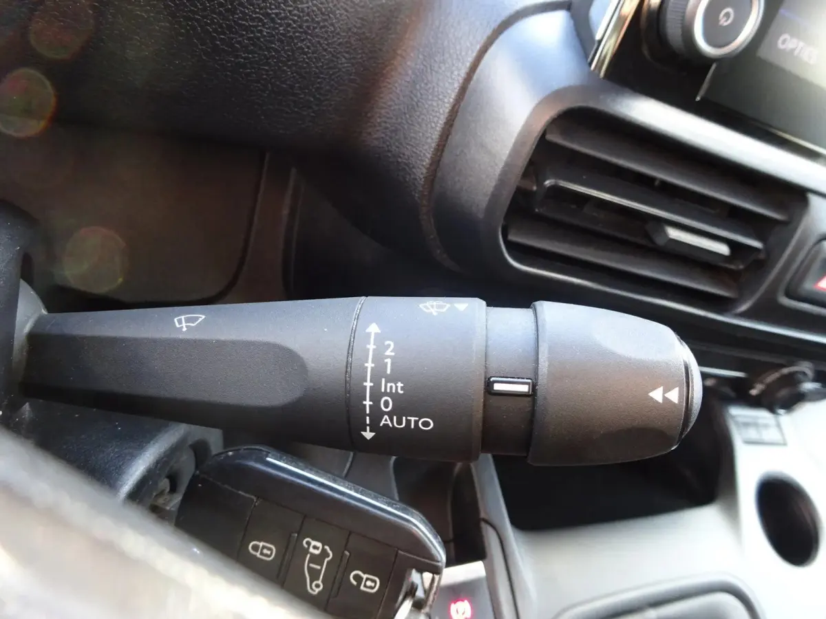 1.2 PureTech Pro BENZINE AIRCO NAVI CRUISE CONTROL PDC SCHUIFDEUR