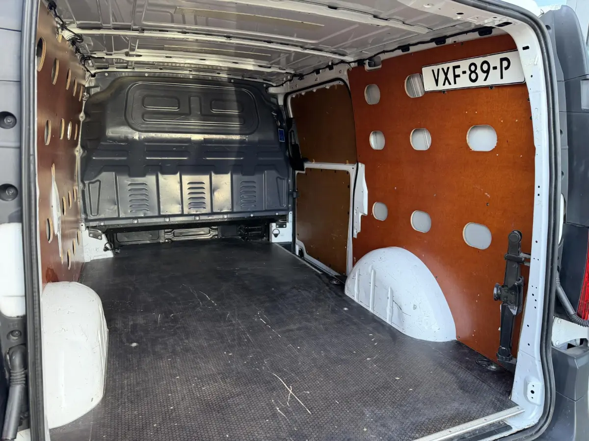 110 CDI | 1e Eigenaar | NL AUTO | NAP | Trekhaak | Airco | 2 Sleutels |