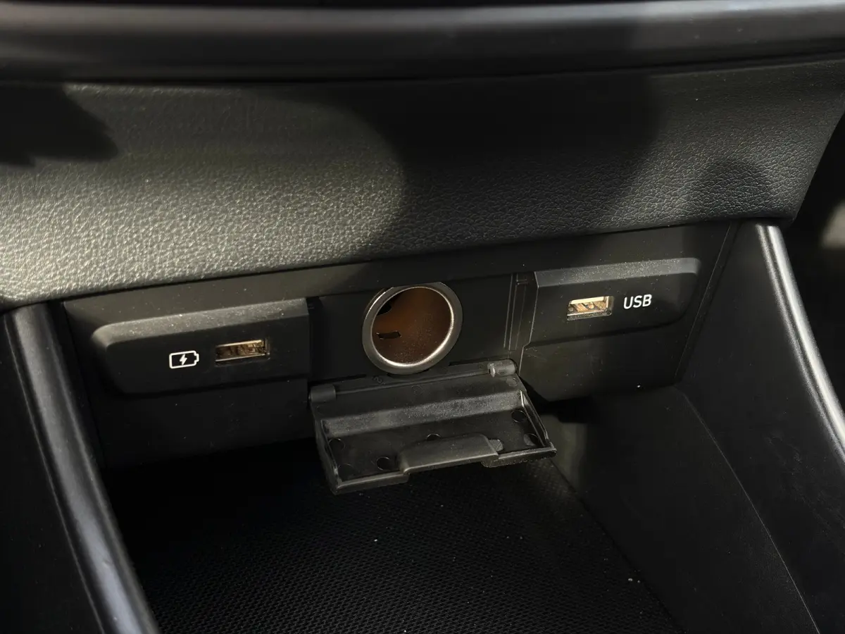 1.2 MPI Comfort | Airco | Cruise Control | Android auto | Apple Carplay | Stalen velgen met nieuwe banden | Achteruitrijcamera | Navigatie via telefoon |
