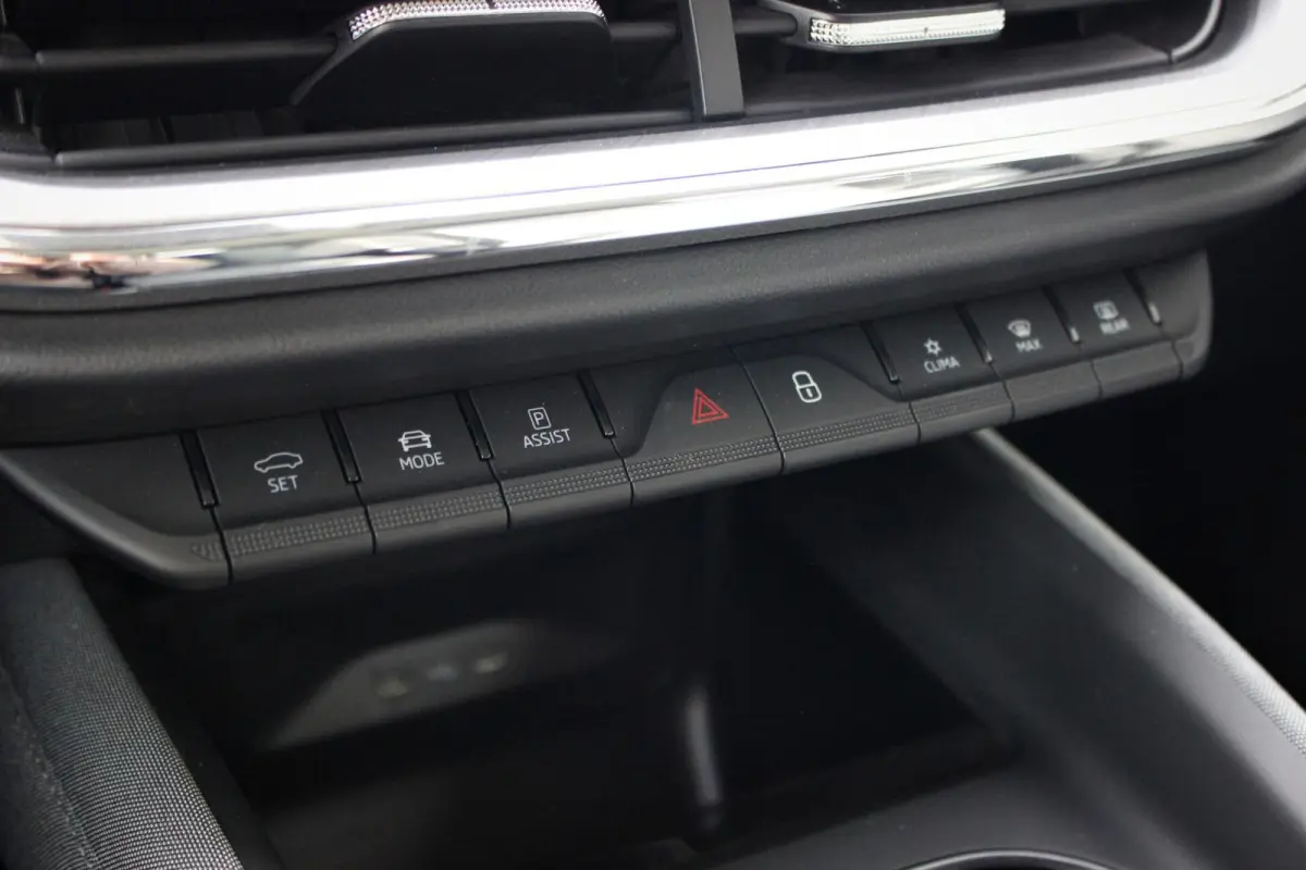 80X Loft // 95,4% SoH | Dual motor AWD | 265PK | Camera | CarPlay & Android Auto | ACC | Keyless | Sfeerverlichting