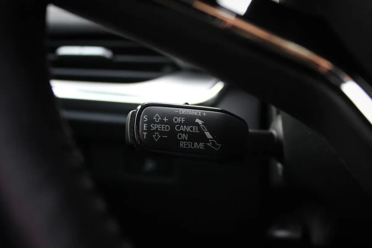 80X Loft // 95,4% SoH | Dual motor AWD | 265PK | Camera | CarPlay & Android Auto | ACC | Keyless | Sfeerverlichting