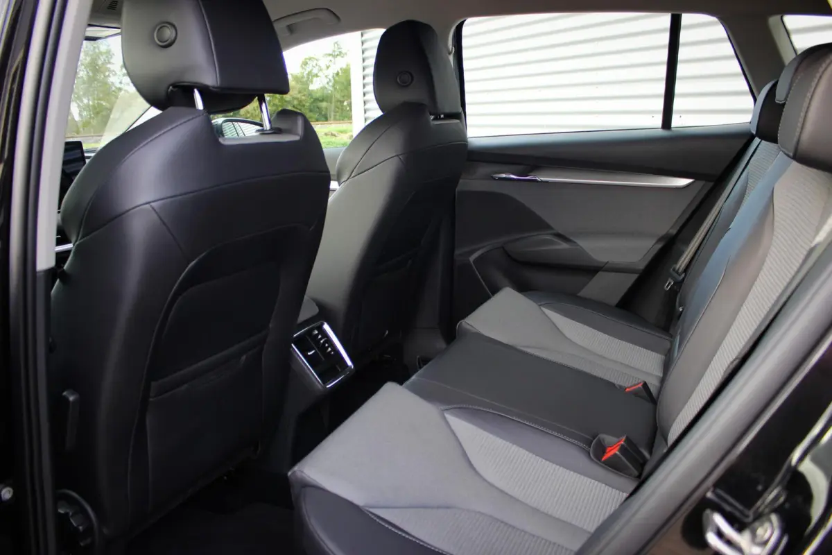 80X Loft // 95,4% SoH | Dual motor AWD | 265PK | Camera | CarPlay & Android Auto | ACC | Keyless | Sfeerverlichting