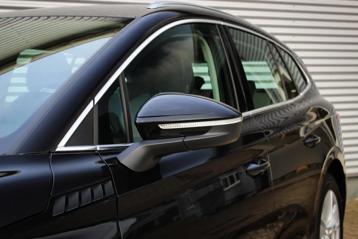 80X Loft // 95,4% SoH | Dual motor AWD | 265PK | Camera | CarPlay & Android Auto | ACC | Keyless | Sfeerverlichting