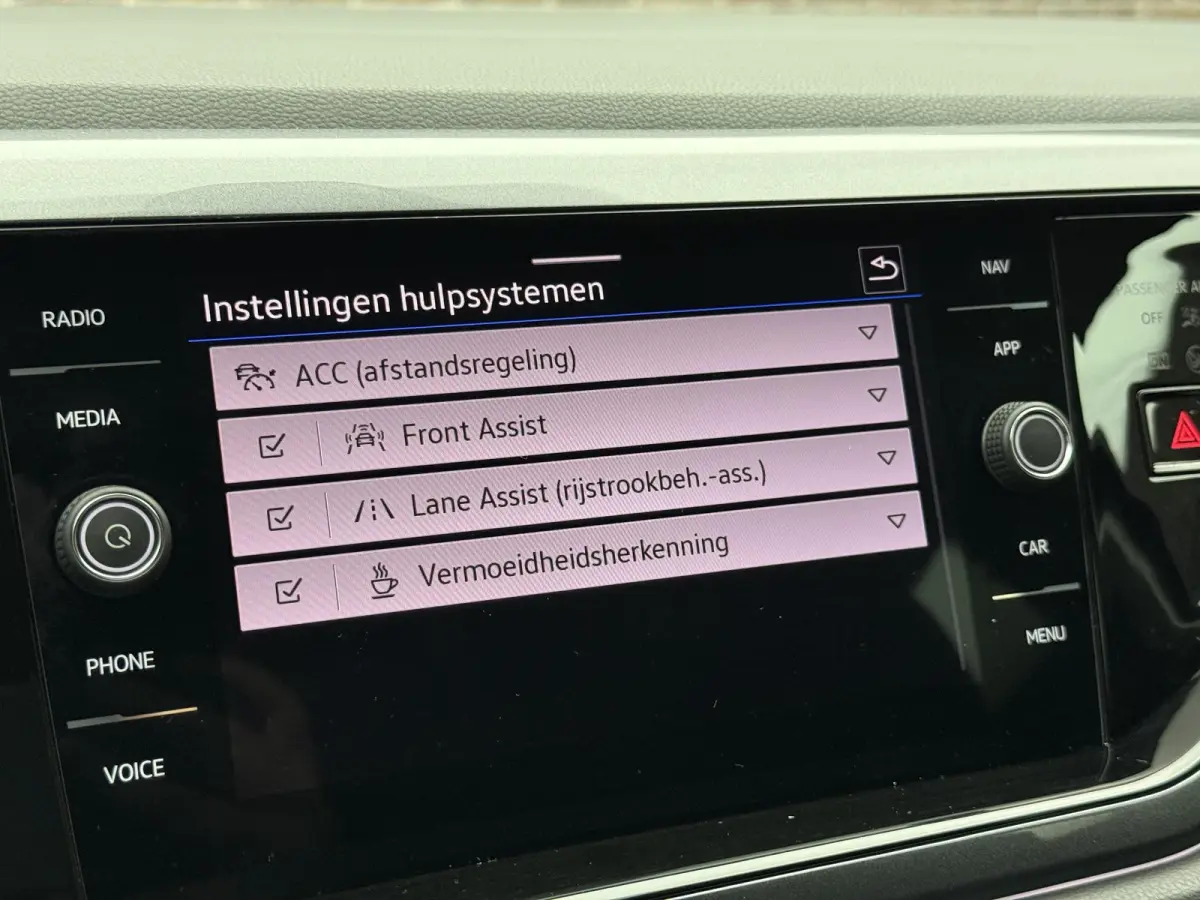 1.0 TSI R-Line | IQ Light | Automaat |