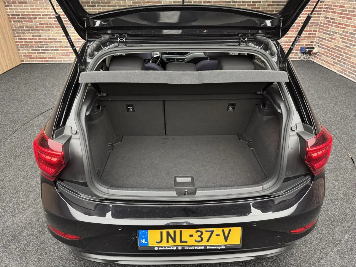 1.0 TSI R-Line | IQ Light | Automaat |