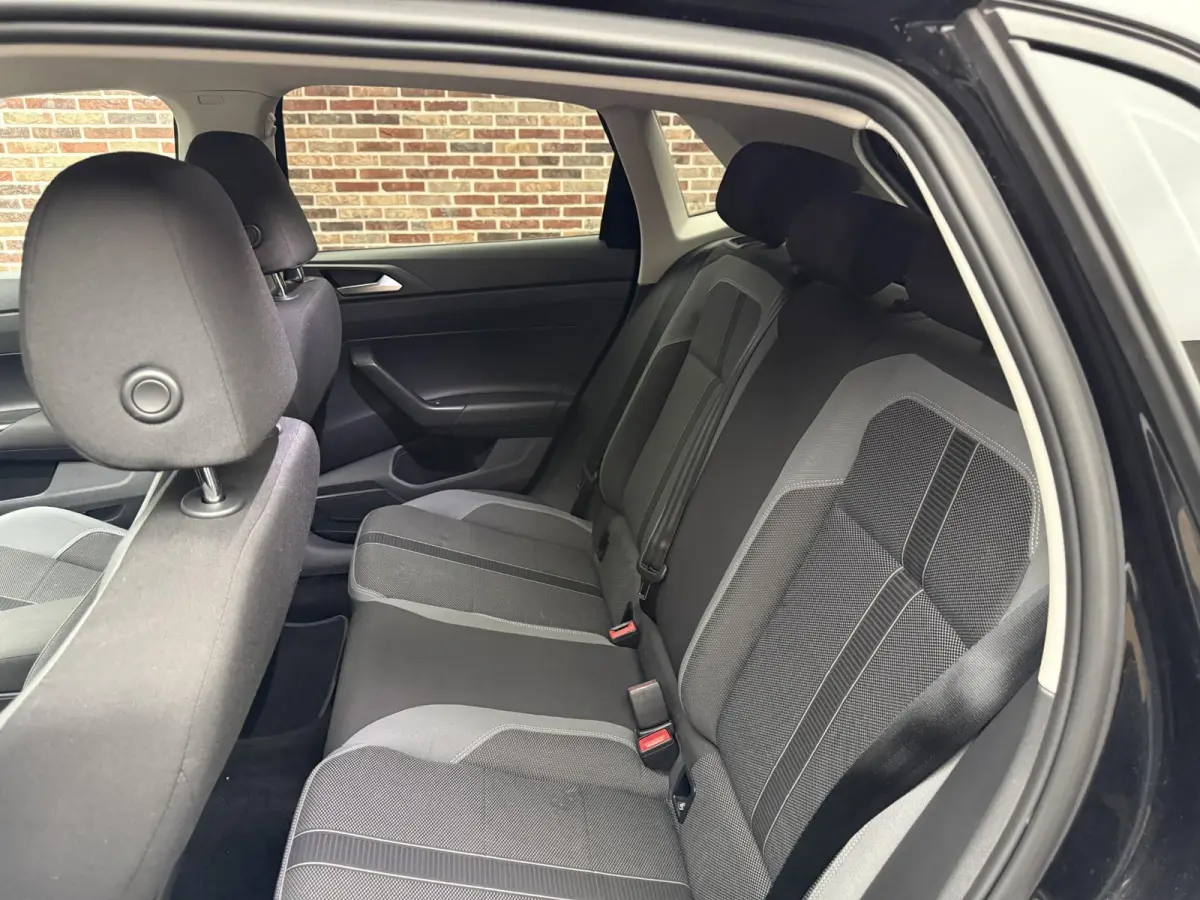 1.0 TSI R-Line | IQ Light | Automaat |