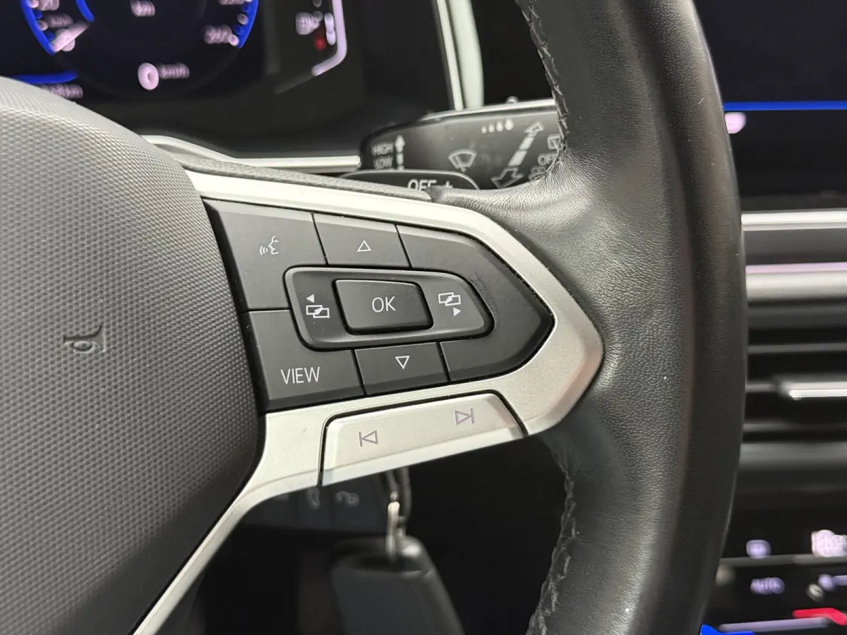 1.0 TSI R-Line | IQ Light | Automaat |