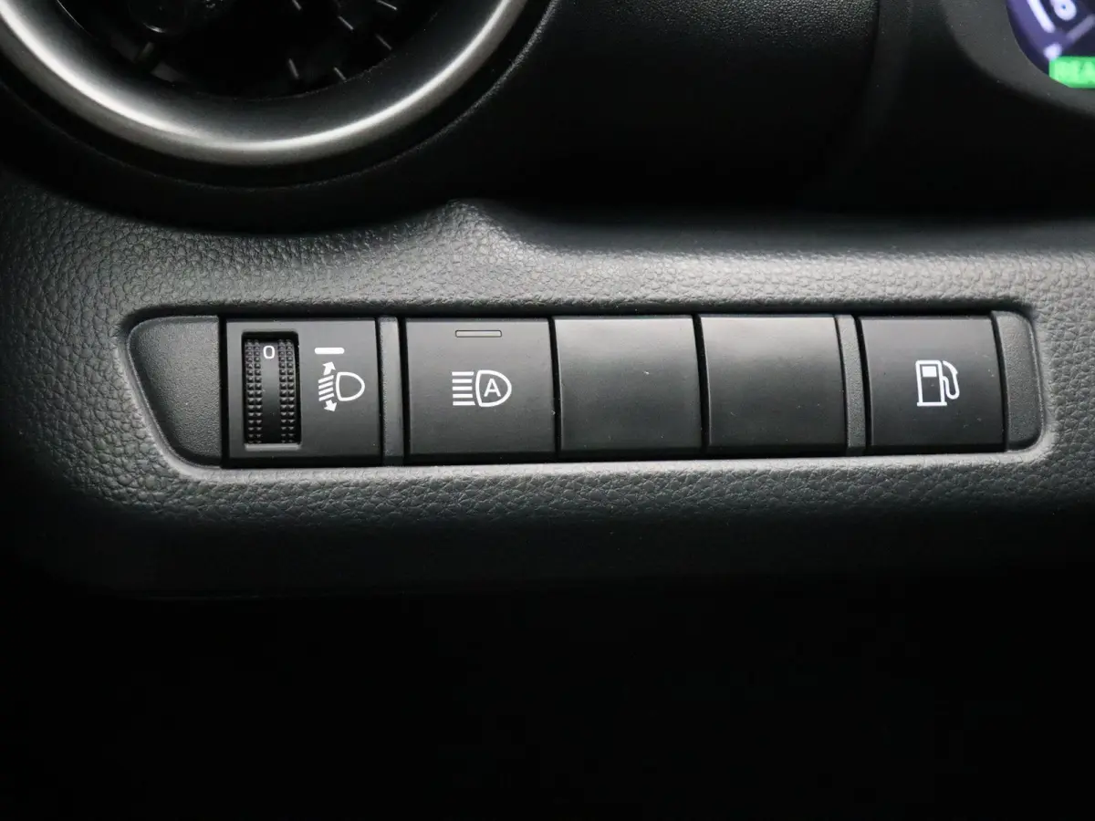 1.8 Hybrid 140 Active | Stoel- en stuurwielverwarming | Voorruitverwarming | Achteruitrijcamera | Dodehoek |