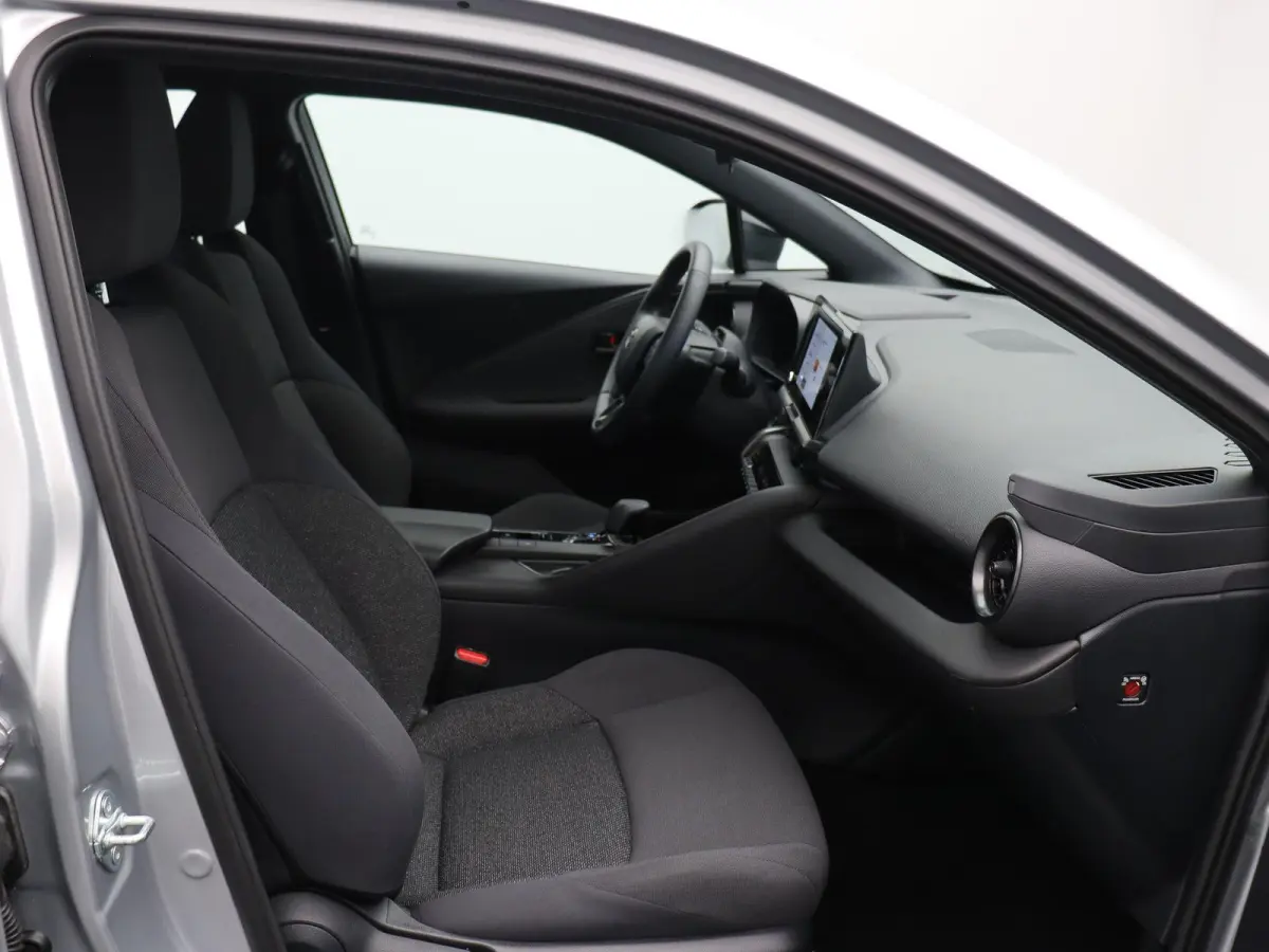 1.8 Hybrid 140 Active | Stoel- en stuurwielverwarming | Voorruitverwarming | Achteruitrijcamera | Dodehoek |
