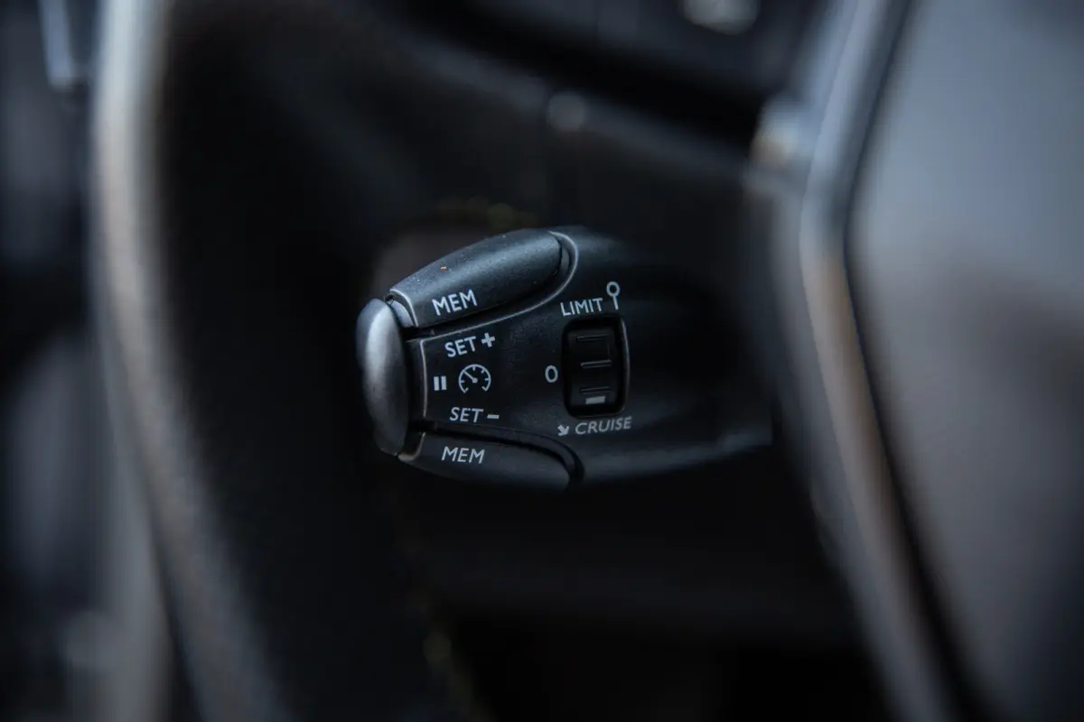 1.2 PureTech GT-Line , Cruise control, Achteruitrijcamera, Navigatie, Led