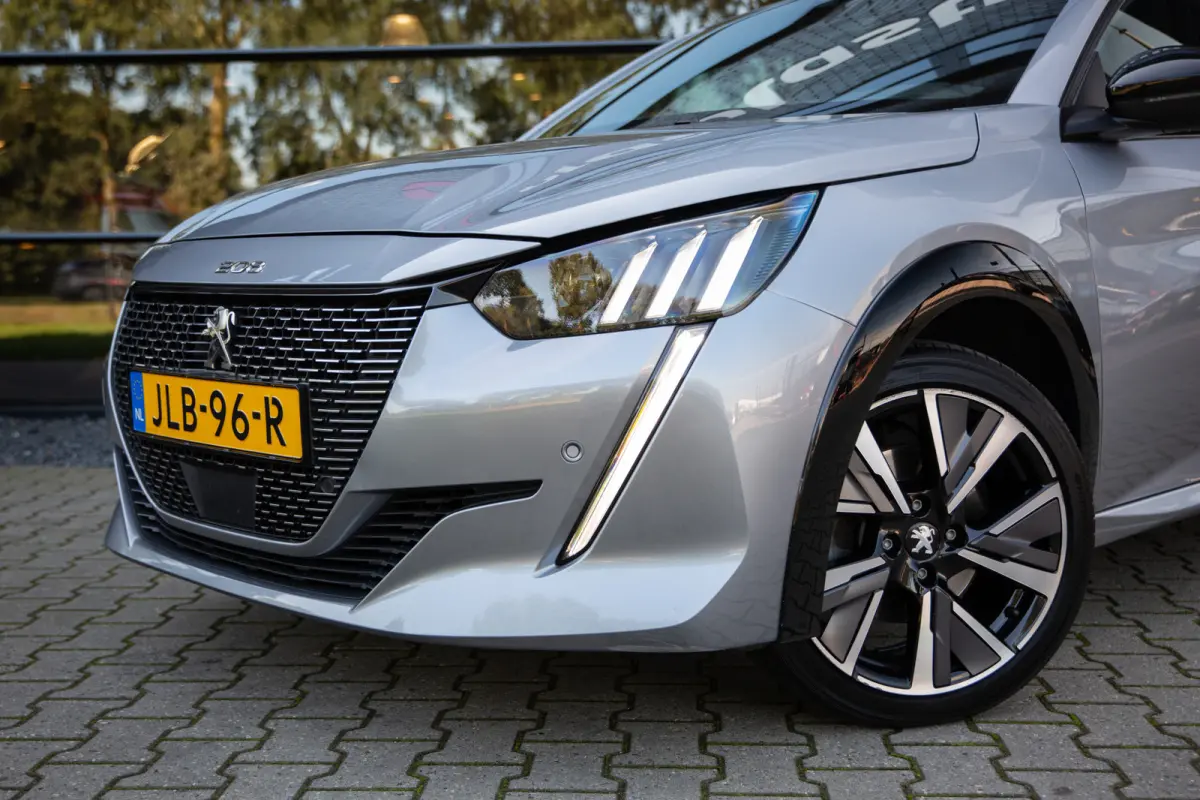 1.2 PureTech GT-Line , Cruise control, Achteruitrijcamera, Navigatie, Led