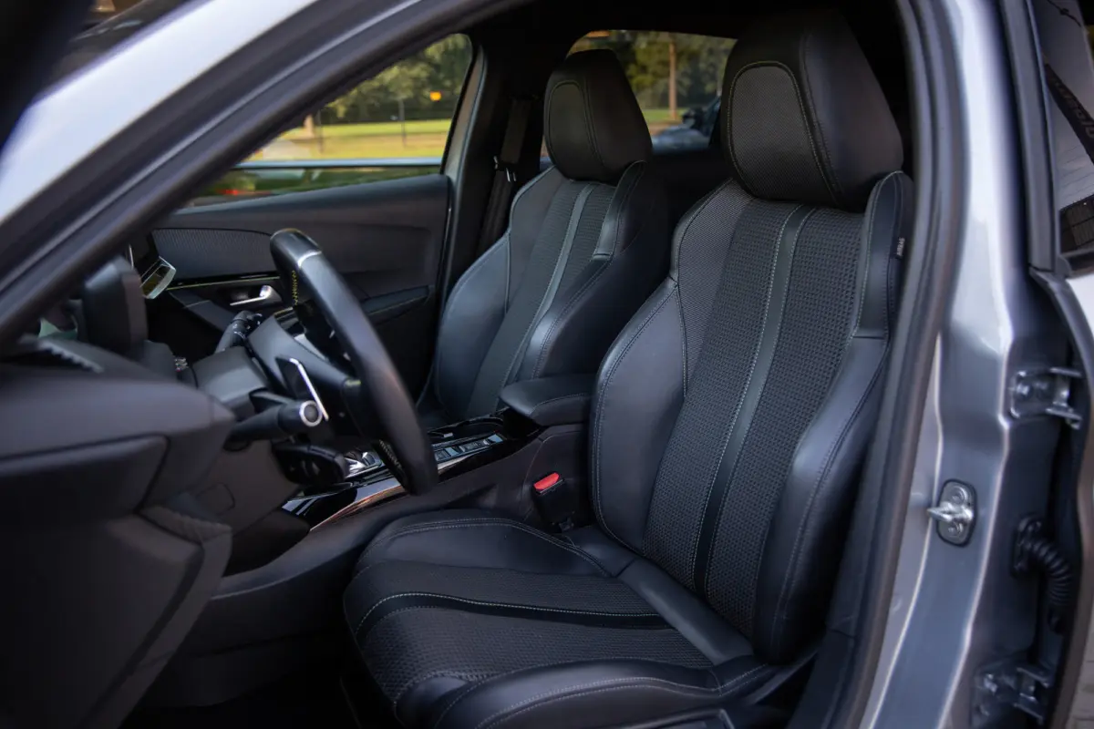 1.2 PureTech GT-Line , Cruise control, Achteruitrijcamera, Navigatie, Led