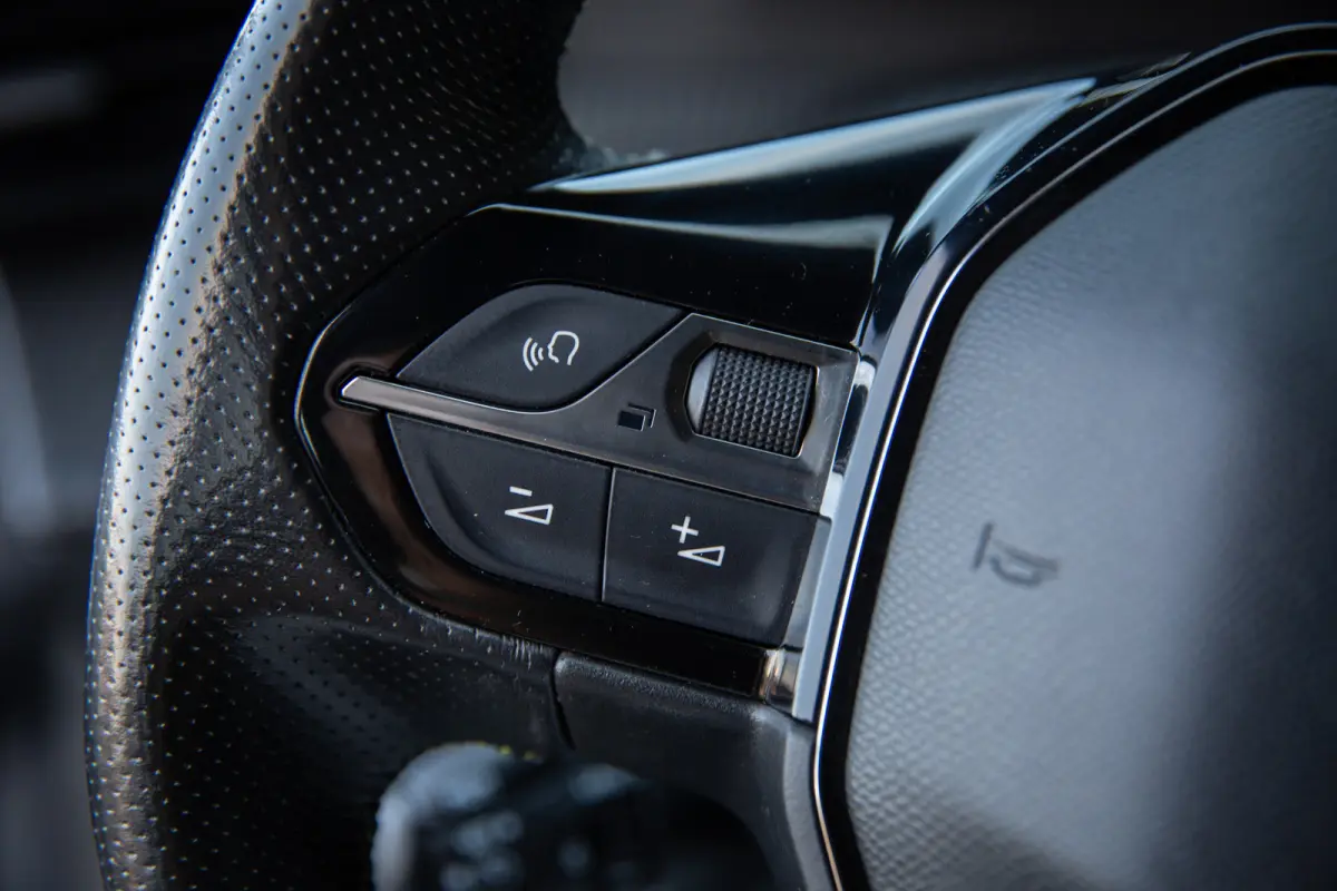 1.2 PureTech GT-Line , Cruise control, Achteruitrijcamera, Navigatie, Led