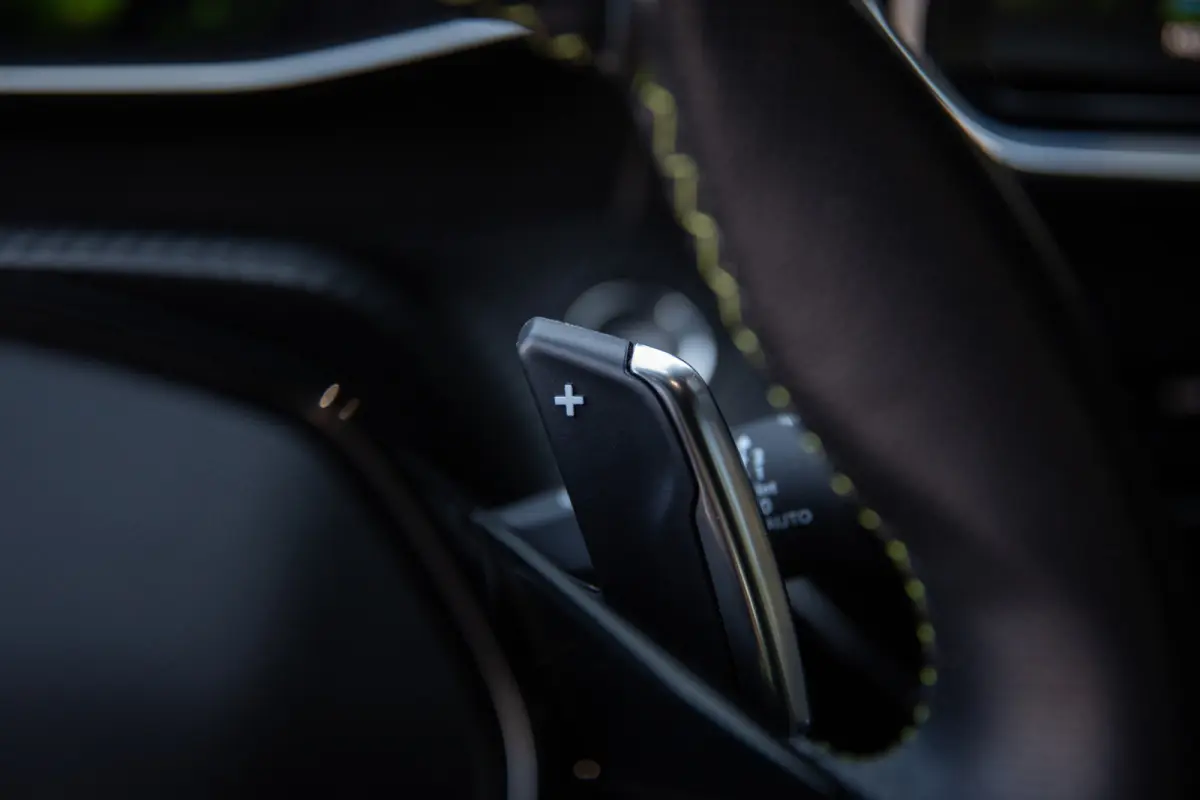 1.2 PureTech GT-Line , Cruise control, Achteruitrijcamera, Navigatie, Led