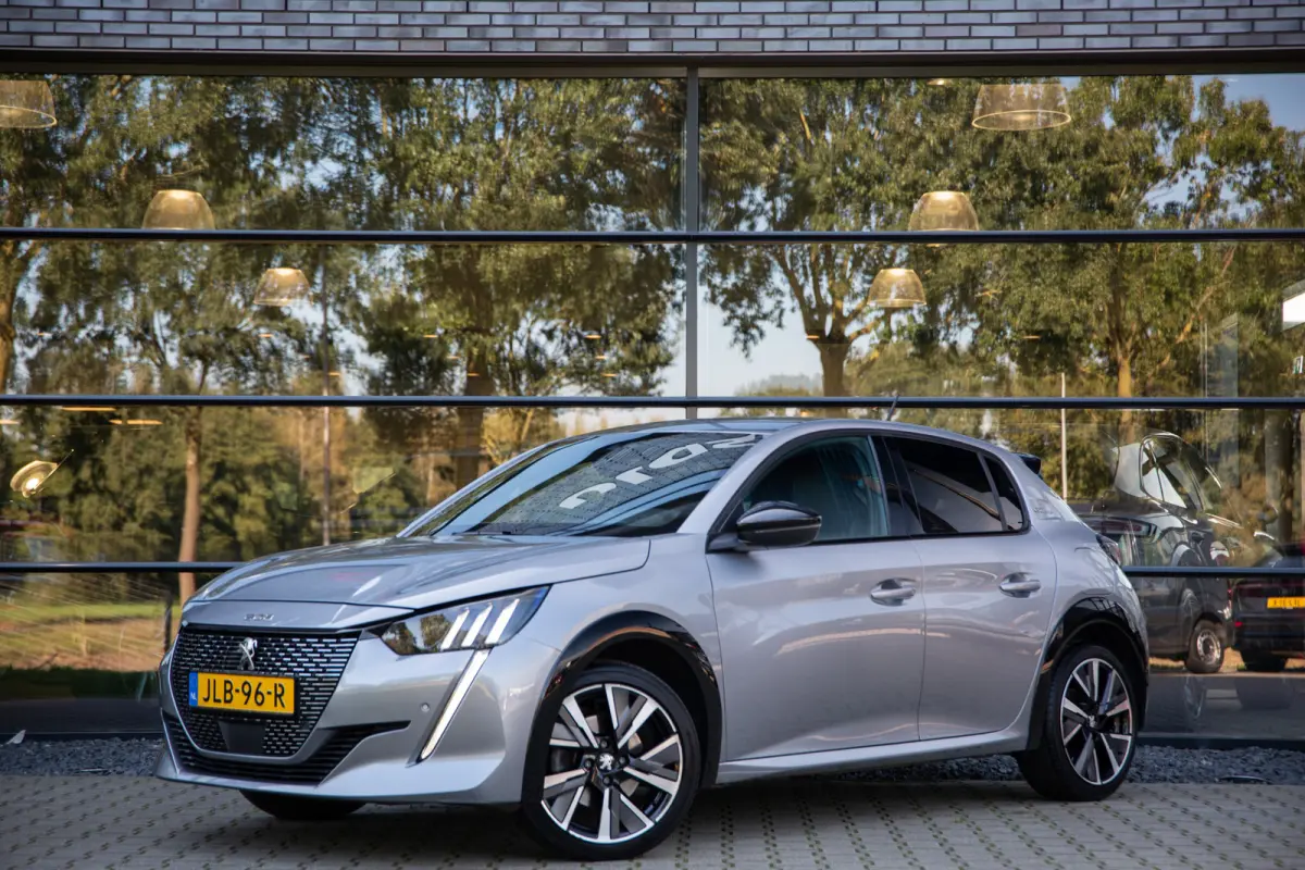 1.2 PureTech GT-Line , Cruise control, Achteruitrijcamera, Navigatie, Led
