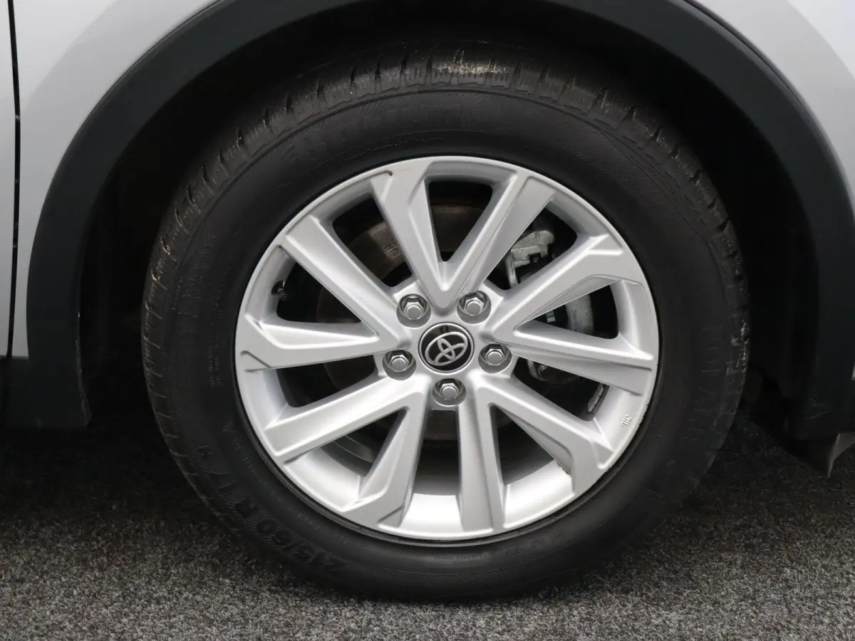 1.8 Hybrid 140 Active | Stoel- en stuurwielverwarming | Voorruitverwarming | Achteruitrijcamera | Dodehoek |