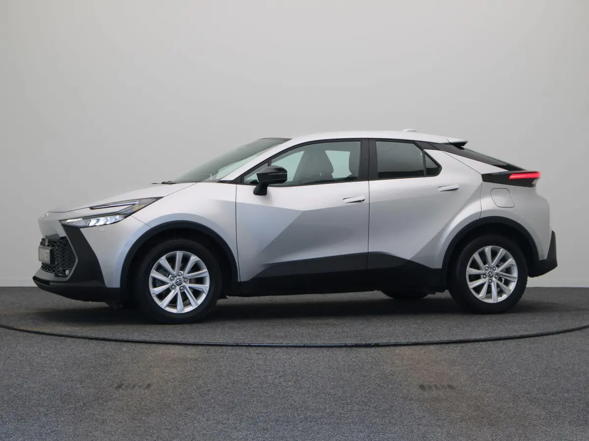 1.8 Hybrid 140 Active | Stoel- en stuurwielverwarming | Voorruitverwarming | Achteruitrijcamera | Dodehoek |