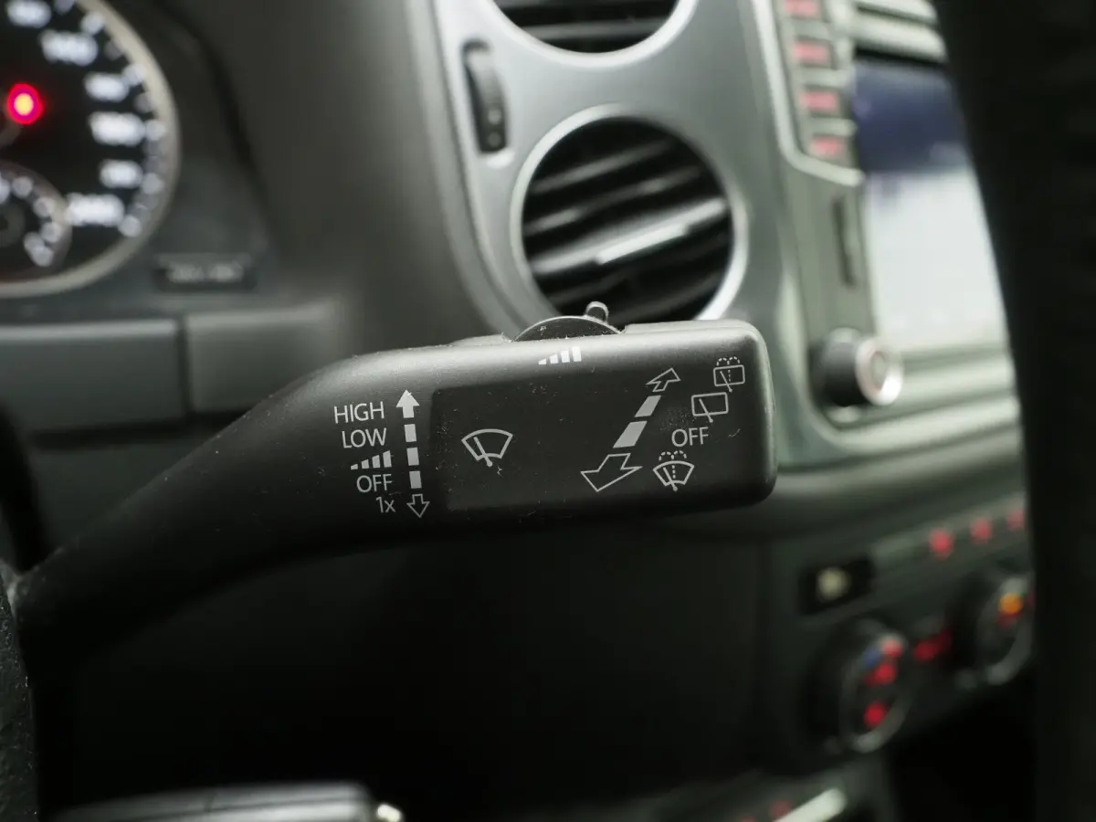 1.4 TSI R-Line Edition | NL Auto | Panoramadak | Alcantara | Cruise | Climate | Donkere Hemel