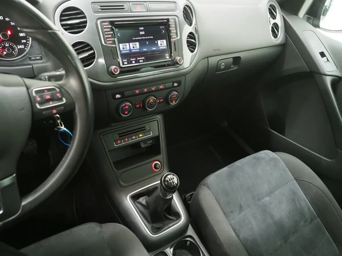 1.4 TSI R-Line Edition | NL Auto | Panoramadak | Alcantara | Cruise | Climate | Donkere Hemel