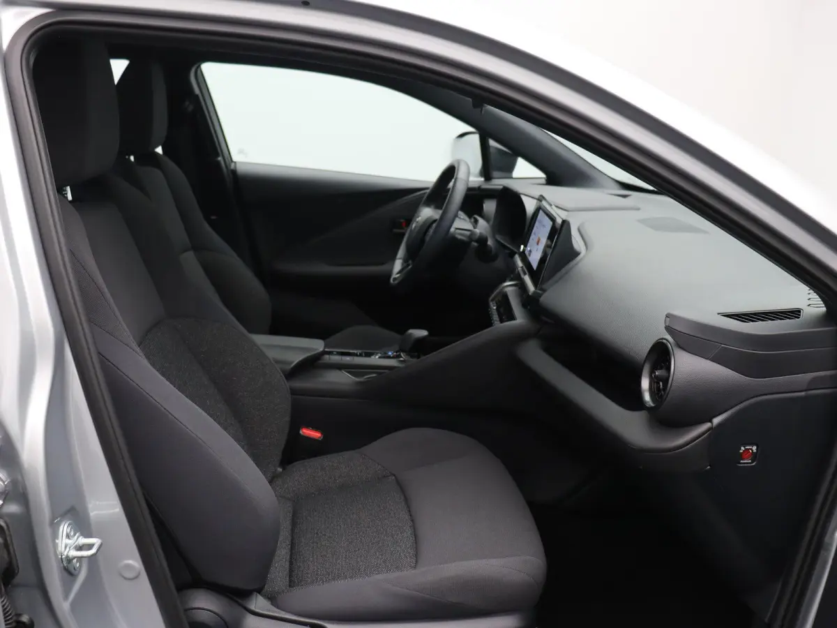 1.8 Hybrid 140 Active | Stoel- en stuurwielverwarming | Voorruitverwarming | Achteruitrijcamera | Dodehoek |