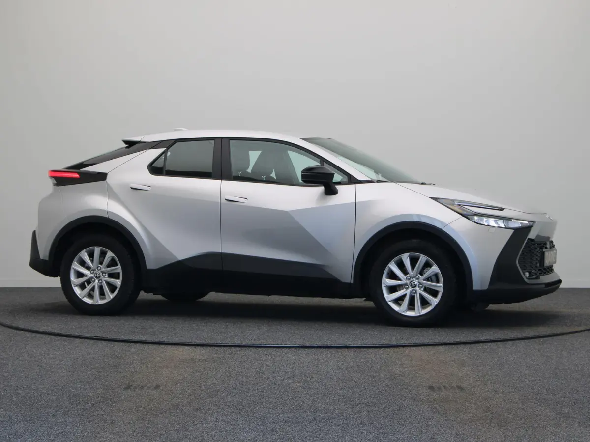 1.8 Hybrid 140 Active | Stoel- en stuurwielverwarming | Voorruitverwarming | Achteruitrijcamera | Dodehoek |