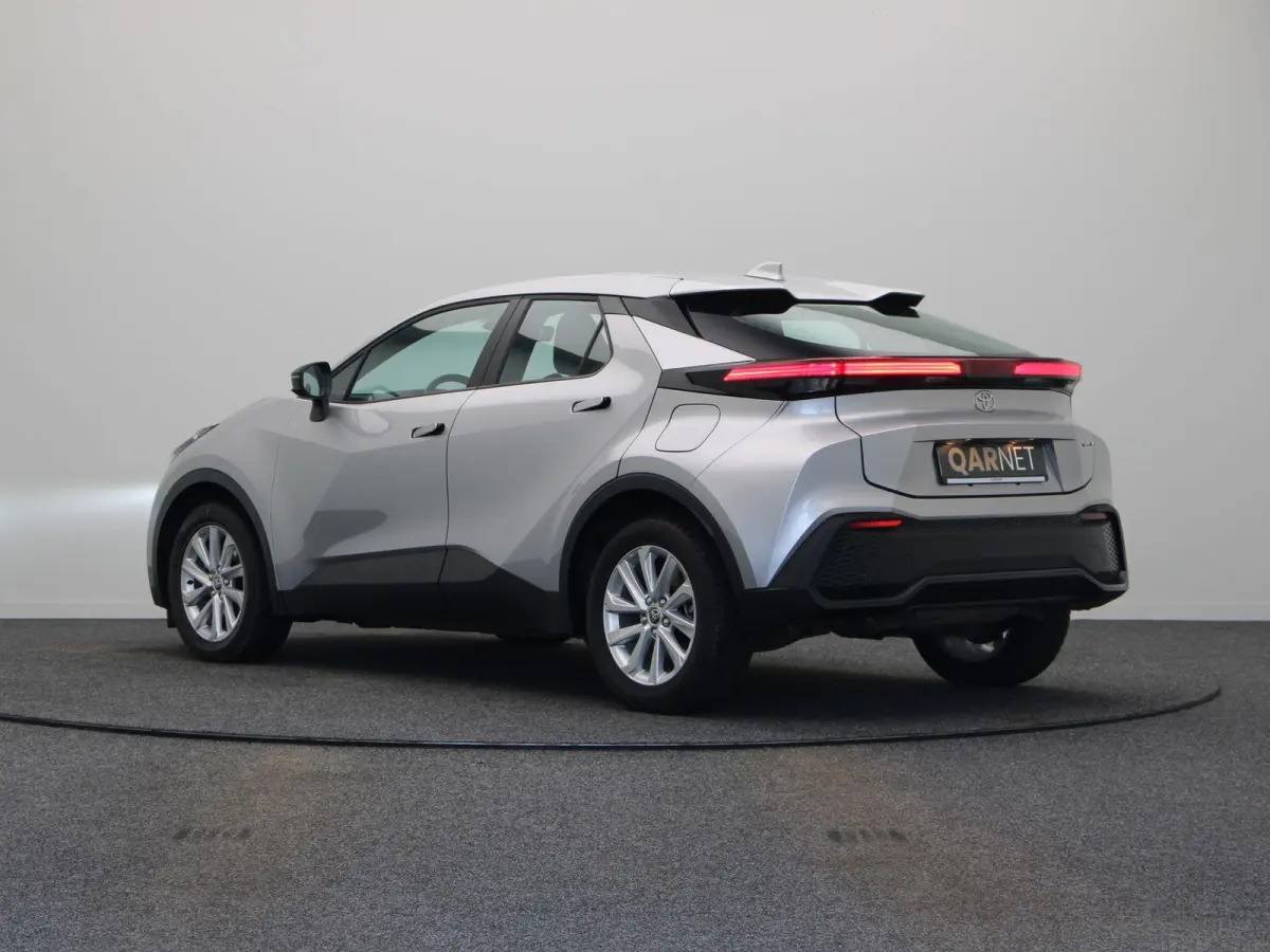 1.8 Hybrid 140 Active | Stoel- en stuurwielverwarming | Voorruitverwarming | Achteruitrijcamera | Dodehoek |