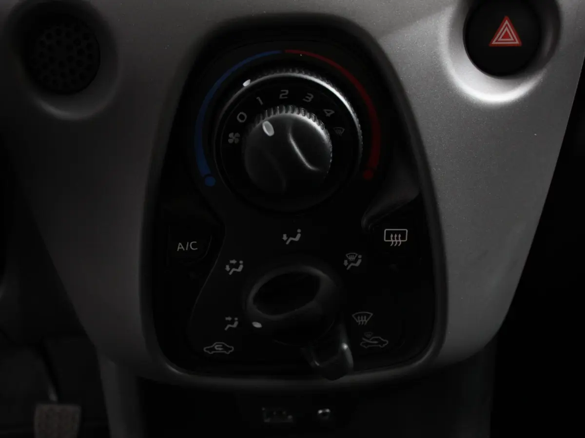 1.0 e-VTi Active Airco Bluetooth Led 5 deurs