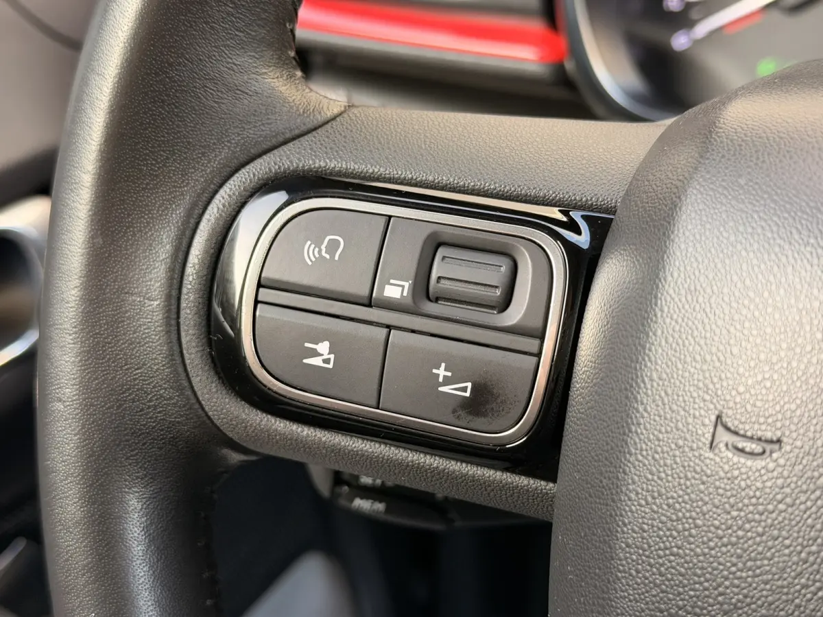 1.2 Shine 17'' Cruise Clima CarPlay 12mnd garantie 3x isofix Stoelverwarming