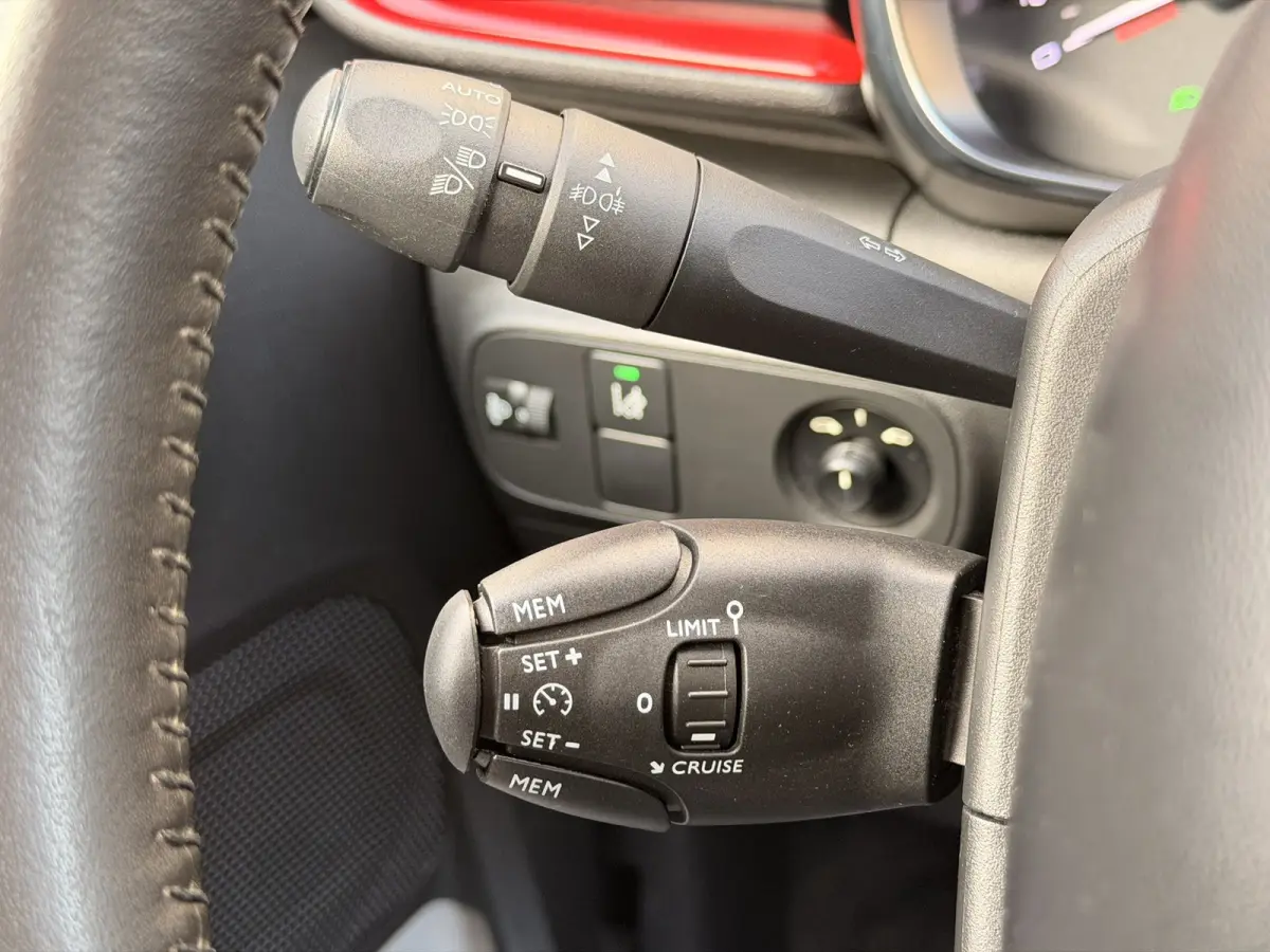 1.2 Shine 17'' Cruise Clima CarPlay 12mnd garantie 3x isofix Stoelverwarming
