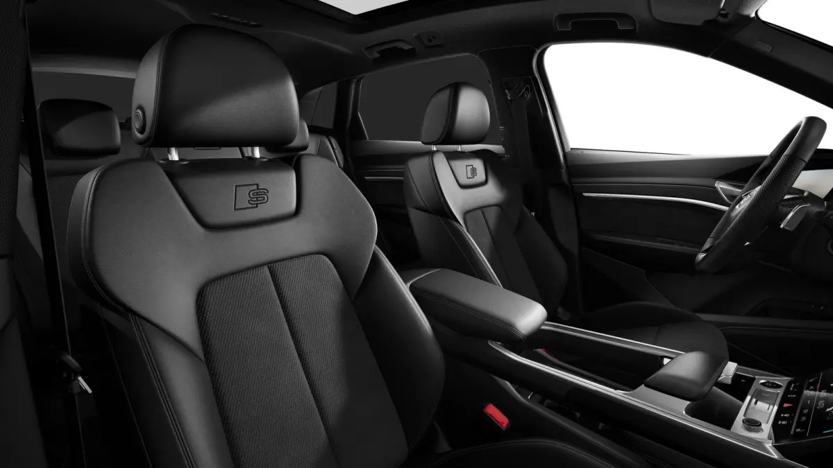 55 quattro S Edition 115 kWh Panoramadak - Adaptieve Cruise Control - Head up - Akoestisch zijruiten - Sportstoelen - Elektrisch verstelbaar stuurwiel - Uitgebreide interieurvoorverwarming -