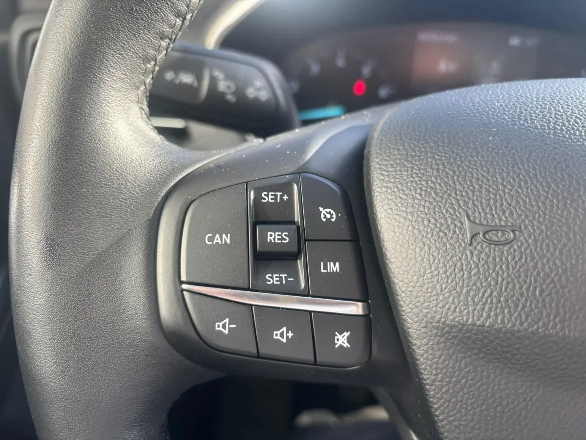 1.0 EcoBoost Titanium Business | Winterpack | Cruise control | Sync 3