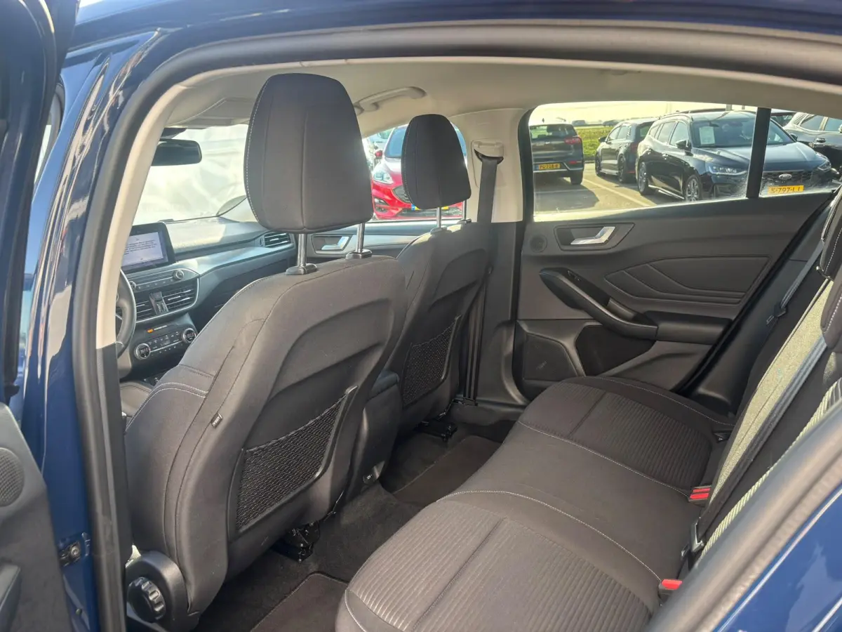 1.0 EcoBoost Titanium Business | Winterpack | Cruise control | Sync 3