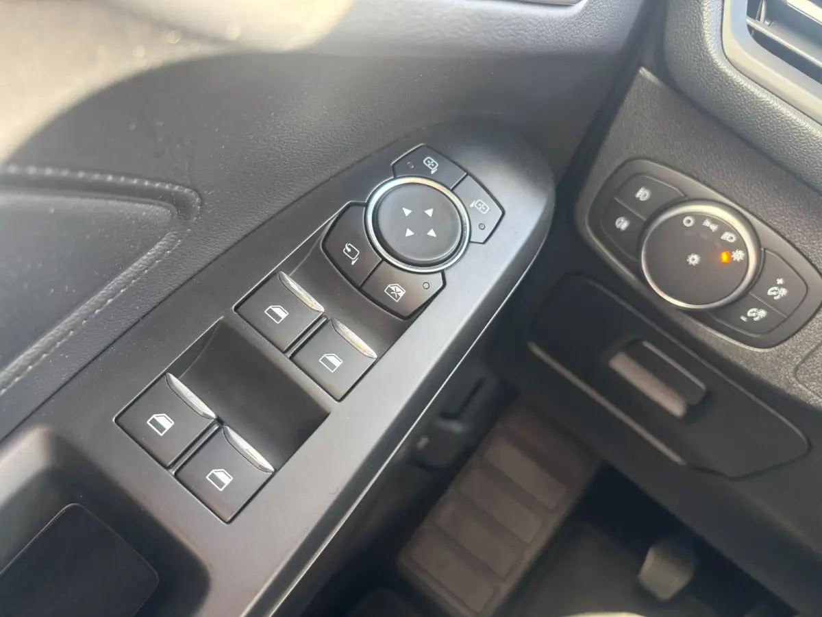 1.0 EcoBoost Titanium Business | Winterpack | Cruise control | Sync 3