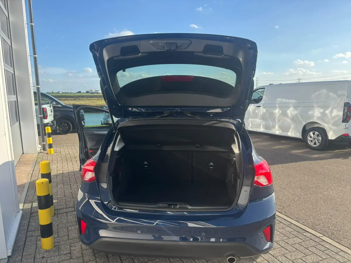 1.0 EcoBoost Titanium Business | Winterpack | Cruise control | Sync 3