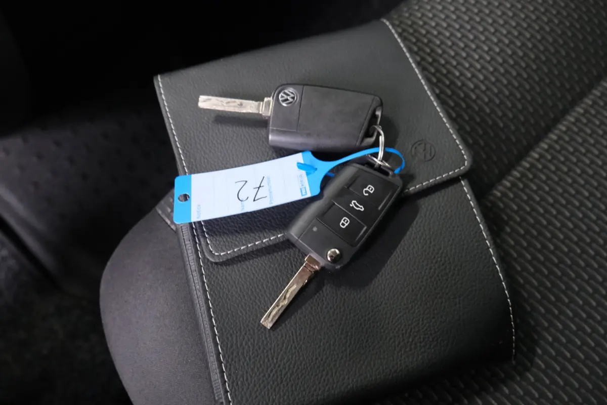 2.0 TDI L2H1 30 Automaat - N.A.P. Airco, Cruise, Navi, PDC, Carplay, Trekhaak.