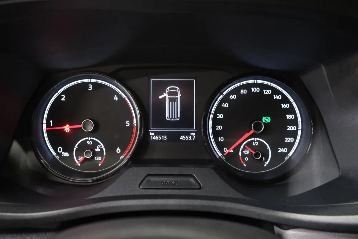 2.0 TDI L2H1 30 Automaat - N.A.P. Airco, Cruise, Navi, PDC, Carplay, Trekhaak.